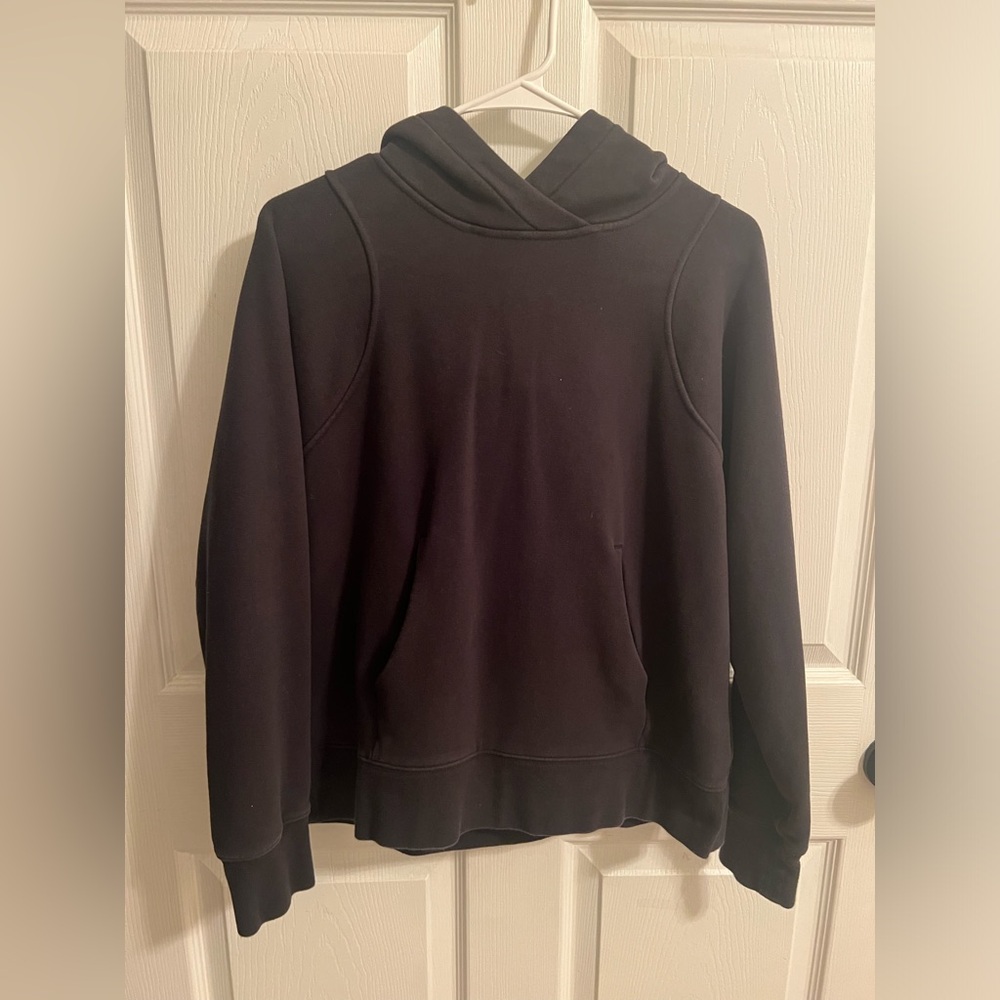 Lululemon black Alabama hoodie. size 6. Fits like a small